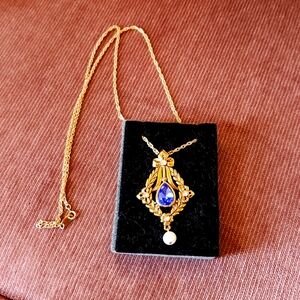 Avon Bold Tradition Necklace, Vintage, With 27" Gold Chain